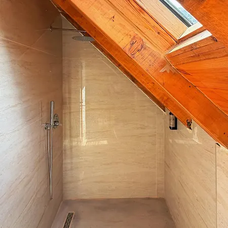 Shkalla Apartment