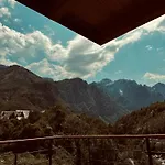 شقة Shkalla