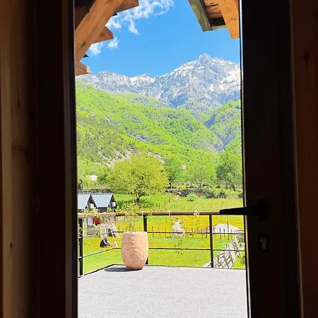 Apartamento Shkalla